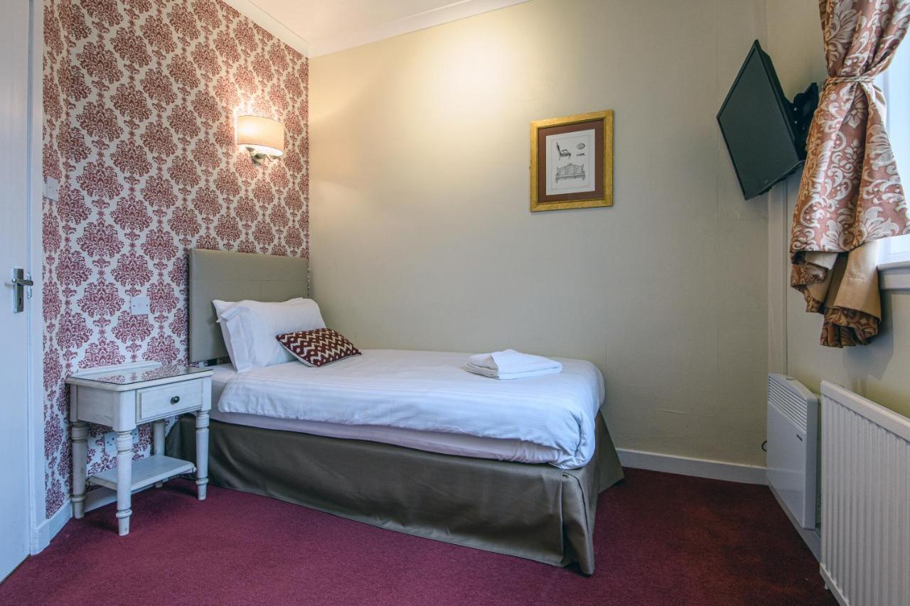 The Portland Hotel Lybster Екстериор снимка